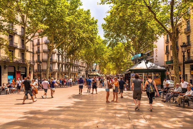 melhores coisas para fazer em Barcelona - Passear por La Rambla
